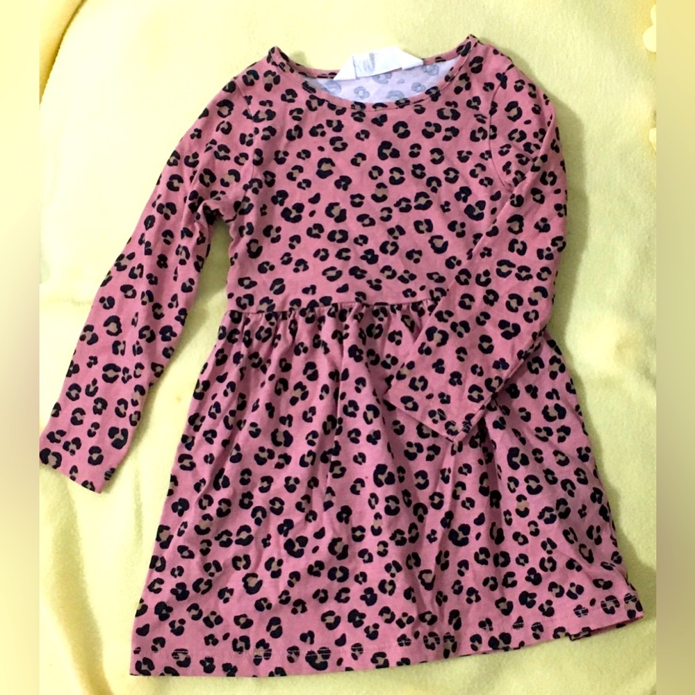25 pieces for 25$ 🗣 2T H&M Cheetah Print Long Sleeve Dress